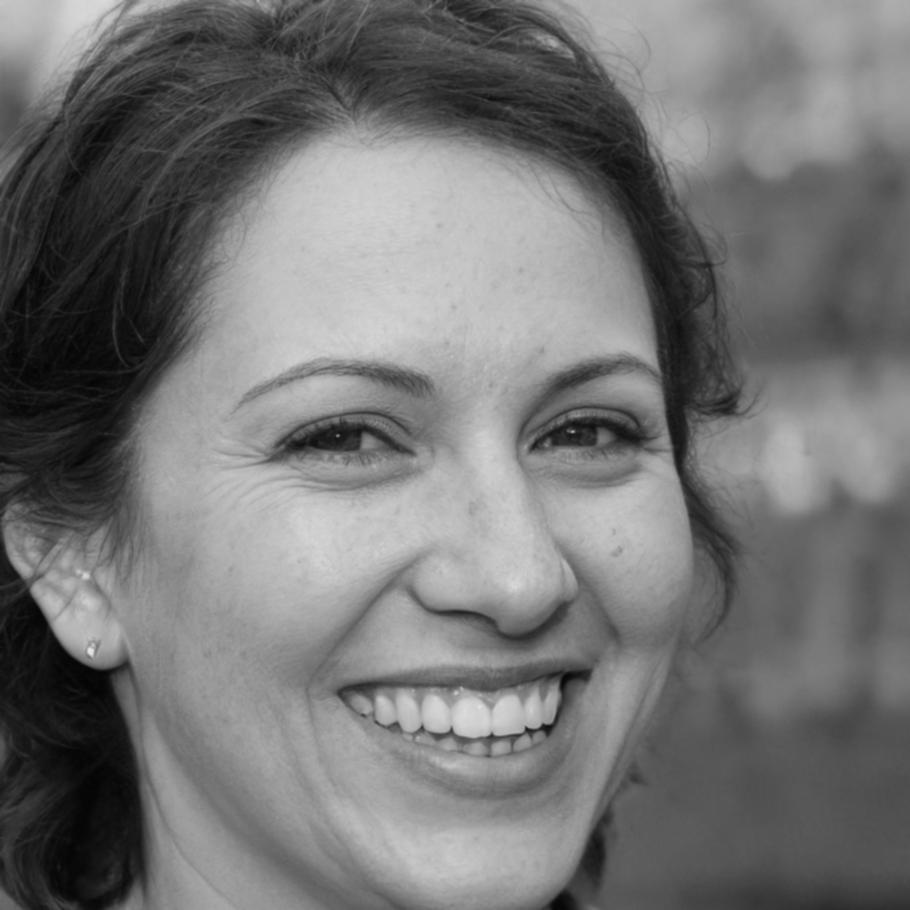 Claudia Weber, Finanzanalystin